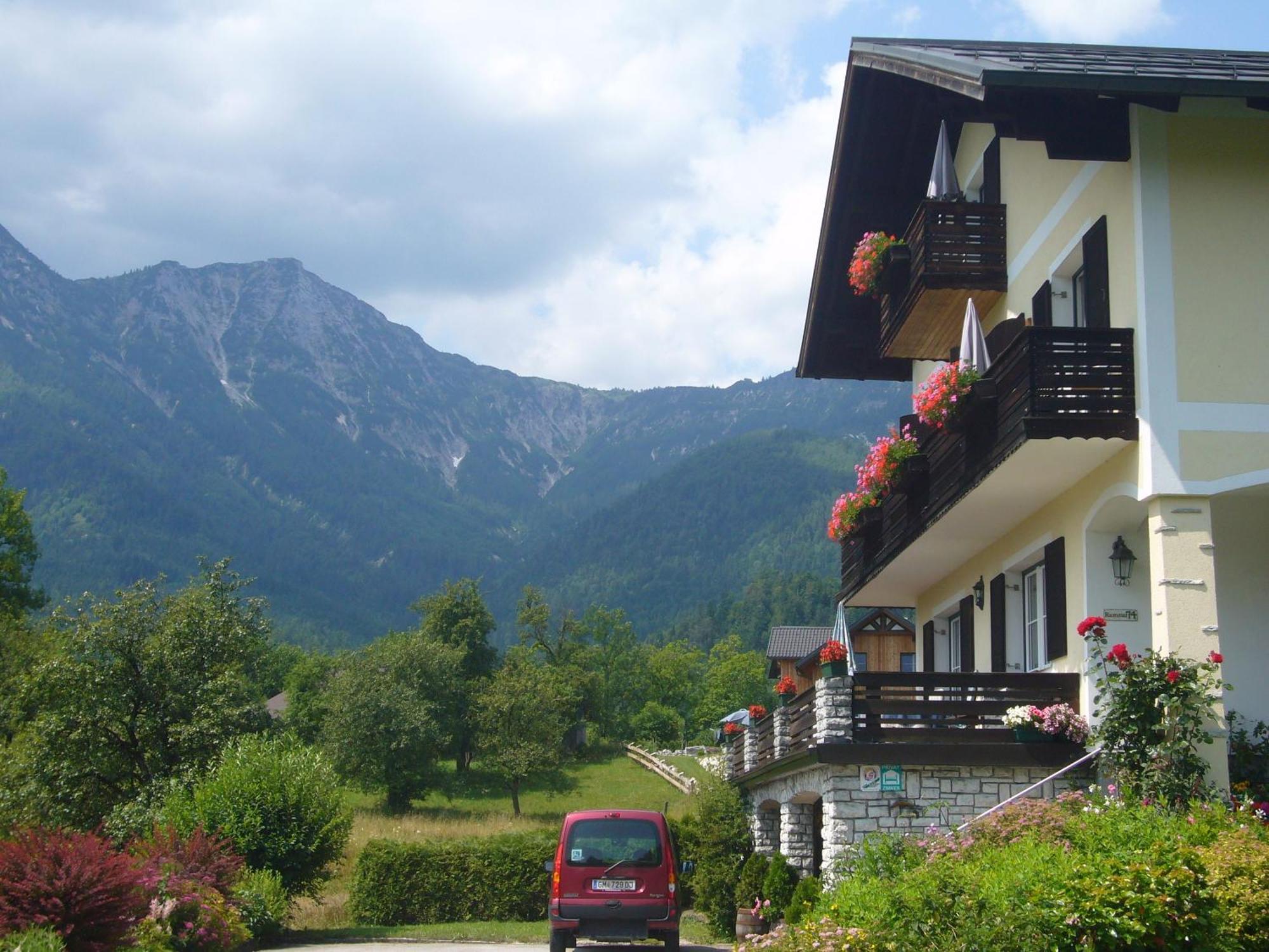 Ferienwohnungen Haus Peer Bad Goisern Exterior photo